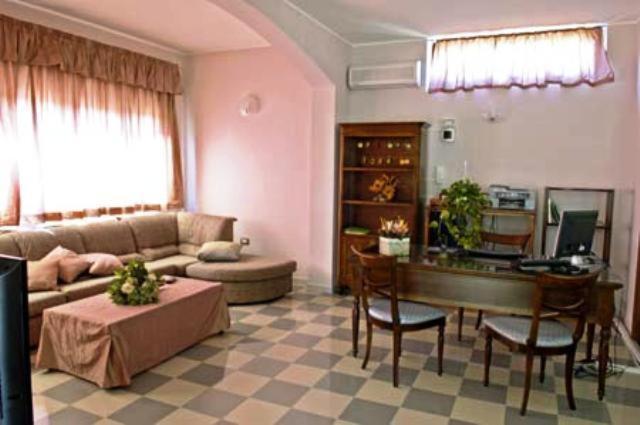 Residence Hotel La Commenda 몬테피아스콘 외부 사진