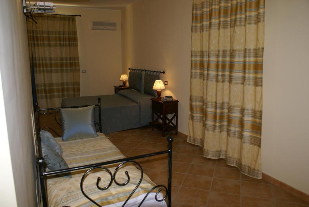 Residence Hotel La Commenda 몬테피아스콘 외부 사진